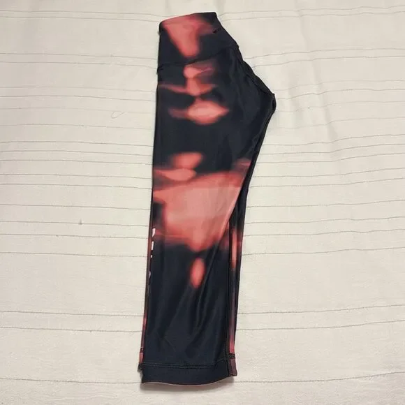 Peloton WITH Black and Pink Capri Leggings Athletic Stretch - Picture 4 of 5